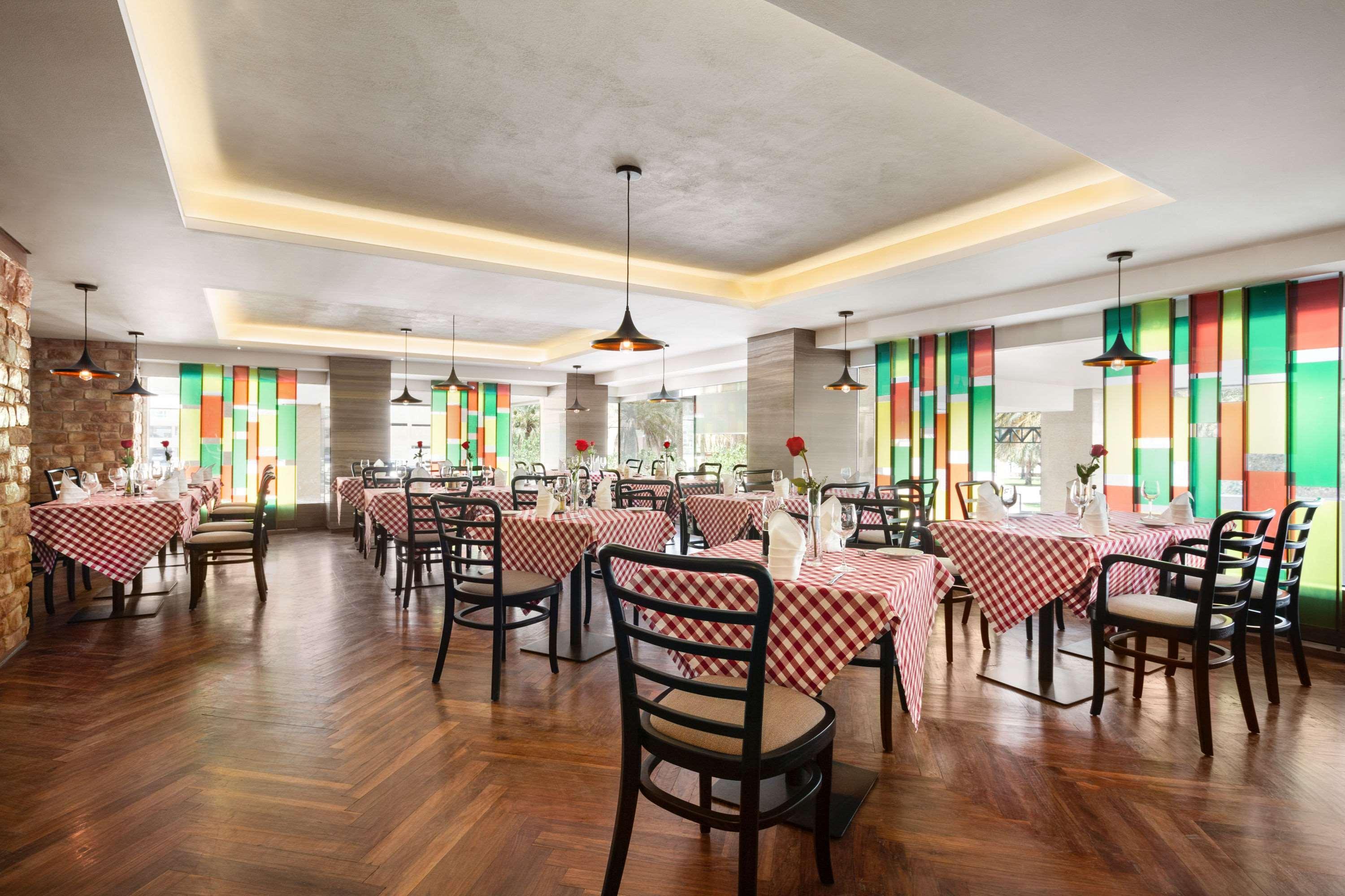 होटल Wyndham Garden 4*
