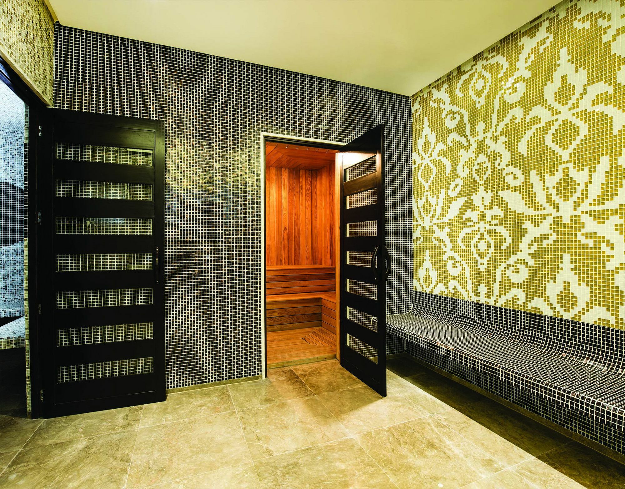 Wyndham Garden होटल 4*